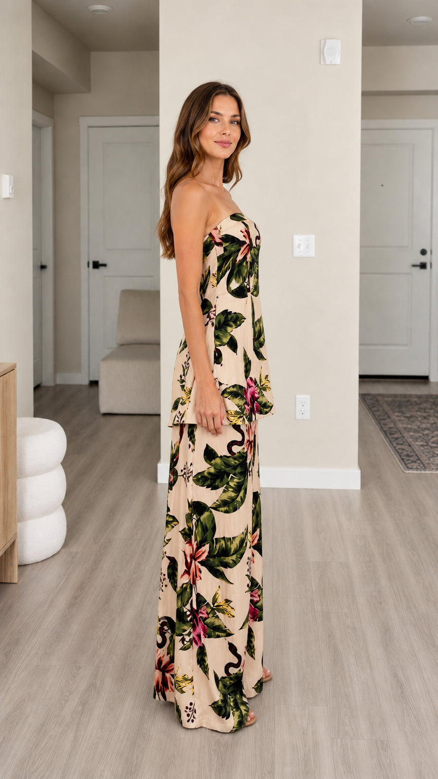 Side view of beige matching set