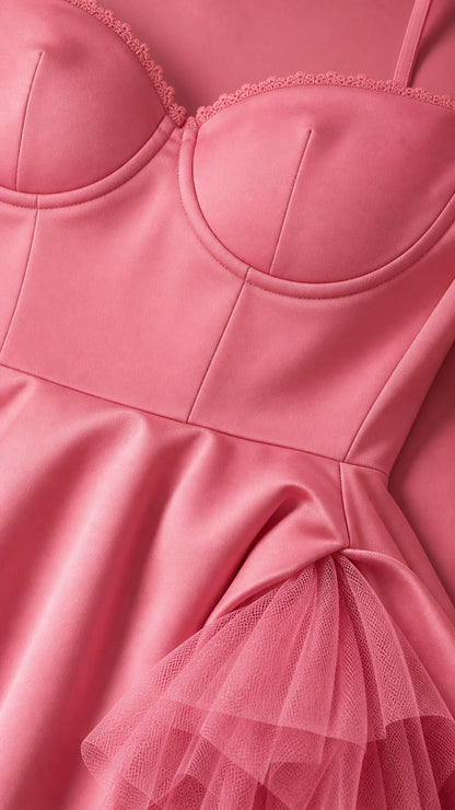 Close-up of structured sweetheart bodice and tulle hem detail