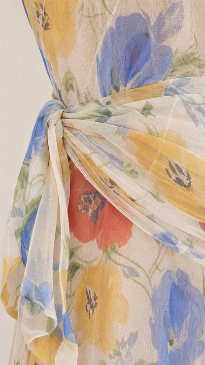 Close-up of fabric and side sash detail