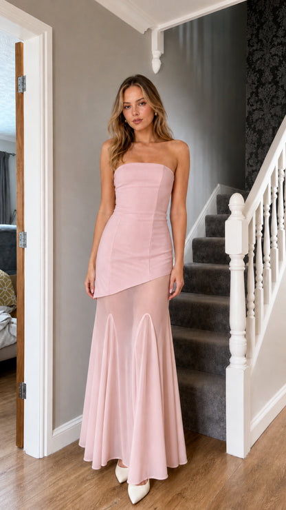 Front view in light pink color variant